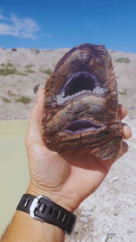 utah, geodes Utah Rockhounding, Flaming Gorge Utah, Rock Hounding Utah, Geode Hunting, Western Vacation, Gem Hunt, Rock Tumbling, Black Rock Desert, Rocks And Fossils