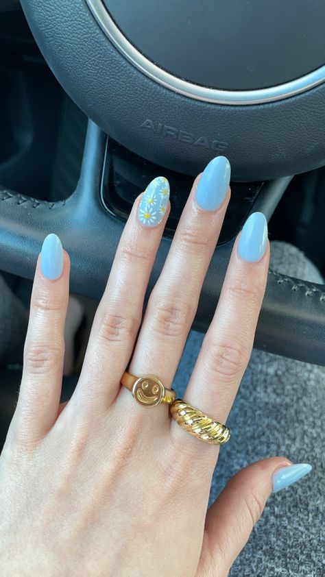 Blue Nails Short With Flowers, Nails For Spring Flowers, Round Acrylic Nails Design Spring, Light Blue With Flowers Nails, Spring Nails Blue Pastel, Round Acrylic Nails Spring, April Acrylic Nails, Midsommar Nails, March Nails Spring Acrylic