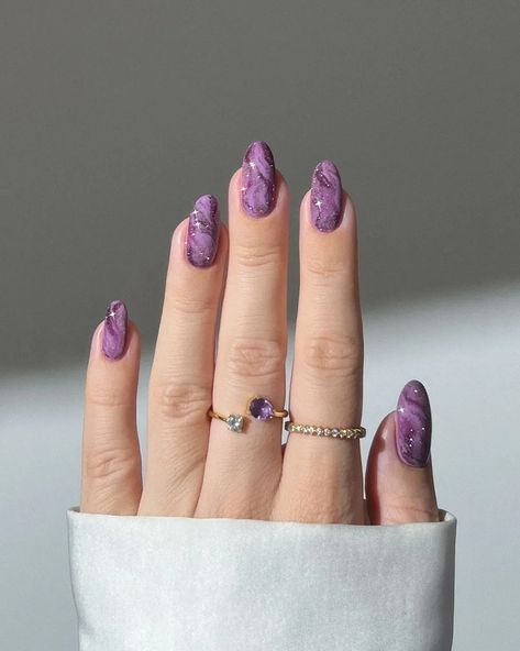 Spring Flower Nail Designs, Purple Marble Nails, Nail Goals, Flower Nail Designs, Purple Marble, Nail Art Inspo, Great Nails, Flower Nail, Fall Nail Art