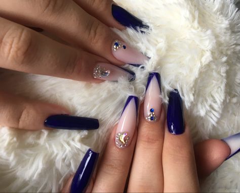 Long Dark blue nails. Royal Blue Matte Acrylic Nails, Dark Blue Designs Nails, Dark Blue Acrylic Nails Coffin Design, Dark Blue Nails For Quince, Navy Blue Nails With Diamonds, Navy Blue And Silver Quince Nails, Dark Blue Nails With Initial, White Nails With Dark Blue Design, White Dark Blue Nails