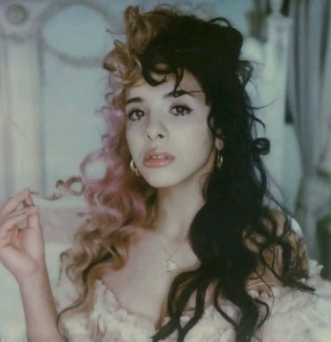 I Heart Women Pfp, Melanie Martinez Hairstyles, Mealine Martinez, Melanie Martinez Photography, Celebrity Art, Big Heart, Melanie Martinez, Adele, Lana Del Rey