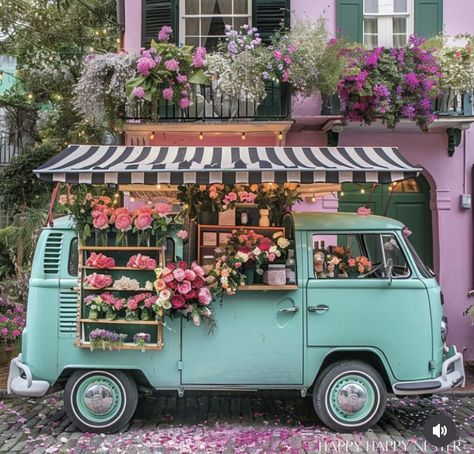 Flower Shop On Wheels, Vintage Flower Truck, Flower Truck Aesthetic, Flower Truck Business, Flower Shop Ideas, Flower Trailer, Margarita Truck, Flower Trucks, Sketching Architecture