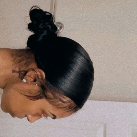 🌸🌺THE SPOT🌸🌺 on Instagram: “Sleek low messy bun will be added to the site 🥰 #atlhair #atlponytails #sleekbun” Low Messy Bun, Sleek Hairstyle, Tiny Hair, Bad Bad, Natural Hairstyle, Hairstyle Inspo, Natural Hair Styles Easy, Low Bun, Hair Ponytail