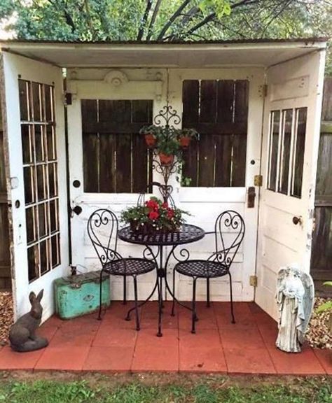 Use 4 Old Doors to make an Outside Reading Nook/Patio....these are the BEST Upcycled & Repurposed Ideas! Recycled Door, Flea Market Gardening, Backyard Seating Area, Backyard Seating, Doors Repurposed, Vintage Doors, Walled Garden, Yard Project, Old Door