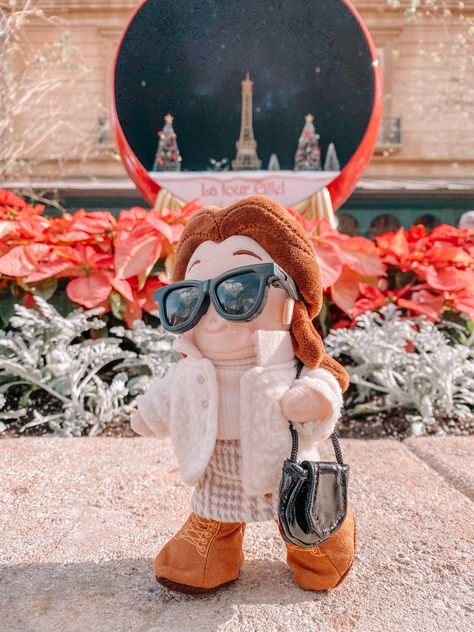 Nuimos Disney, Disney Nuimos, Epcot World Showcase, Disney Outfits Women, Disney Storybook, Disney Photo Ideas, Disney World Epcot, Disney Photography, Teddy Bear Picnic