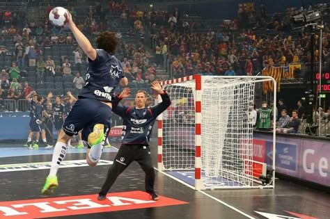 Handball Aesthetic, Team Handball, Gym Icon, Hand Ball, Handball Players, Inspirational Quotes Background, Head And Heart, Champions League Final, Fantasy Sports