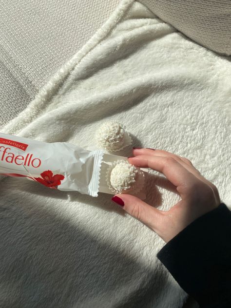 #raffaello #heaven #sunlight #white #home #coconut #dessert #sweet #almond #rednails #aesthetic Raffaello Balls, Raffaello Chocolate, Chocolate Ball, Coconut Dessert, White Home, White Chocolate, Almond, Coconut, Dessert