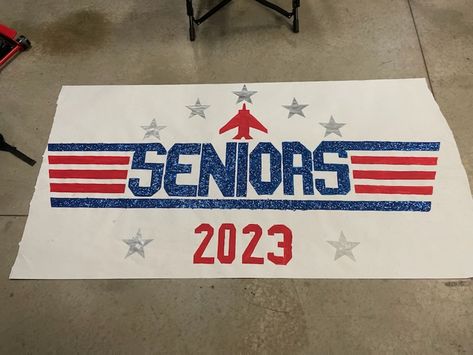 Senior Signs For Pep Rally, Freshman Cheer Signs, Junior Volleyball Posters, Senior Signs Posters High Schools, Senior Homecoming Hallway Themes, Usa Student Section Signs, Freshman Banner Ideas, Volleyball Poster Ideas High School, Pep Rally Posters Senior