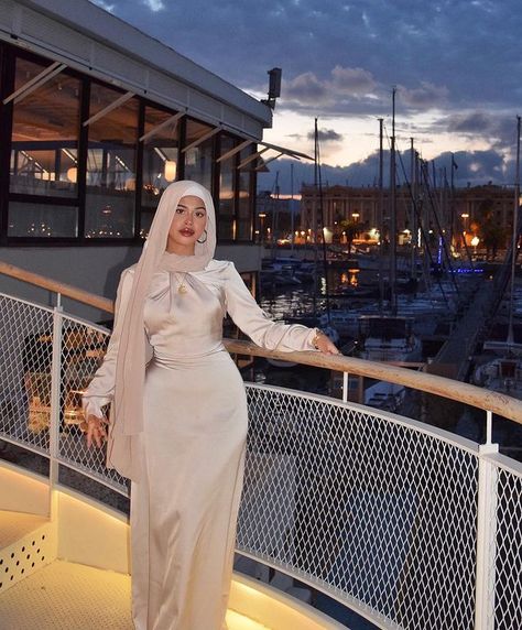 Hijab Birthday Outfit, Alhamdulillah For Another Year, Birthday Outfit Hijab, Hijabi Birthday Outfit, Hijabi Birthday, Graduation Dress Modest, Wednesday Birthday, Hijabi Muslimah, Gold Outfit