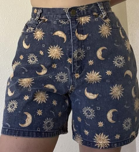 Celestial Summer Outfits, Astrology Aesthetic Clothes, Celestial Clothes Men, Astronomy Inspired Outfits, Cosmic Core Aesthetic Outfits, Astrocore Aesthetic Outfits, Star Themed Clothing, Space Theme Clothes, Cute Space Outfits