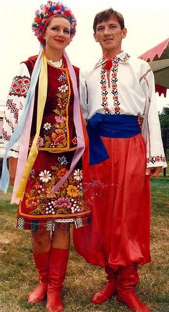 Although these dancers are Ukranian, they remind me of the several Russian dance troupes we saw on our trip to Russia in 1995.  I fell in love with the red dance boots!  Would still love to have a pair someday. Russian Dance, Costumes Around The World, Native Dress, Ukrainian Style, Ethno Style, Cultures Of The World, Ukrainian Culture, Folk Dress, Folk Clothing