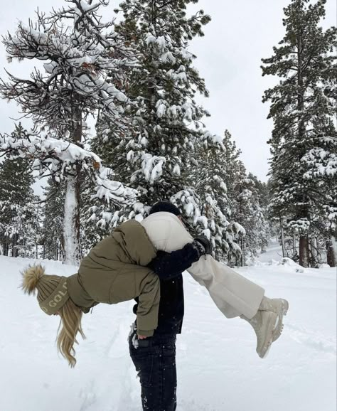 Ronan Markov, Mila Mikhailov, The Darkest Temptation, Darkest Temptation, Winter Couple Pictures, Mode Au Ski, Danielle Lori, Winter Date Ideas, Snow Photoshoot