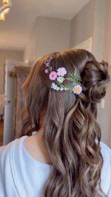 Pressed Flowers In Hair, Flower Bun Half Up Half Down, Pressed Flower Hair, Bridesmaid Hairstyles Half Up Half Down With Flowers, Half Updo With Flowers, Half Updo Flowers, Pressed Flower Wedding Hair, Hair Styles With Flowers, Flower Clip Half Up Half Down