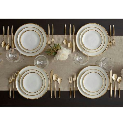 Formal Table Setting, Tafel Decor, Gold Dinnerware, Dinner Table Setting, Dinner Table Decor, White Dinner Plates, Wedding Gift Registry, Gold Cup, Table Set Up