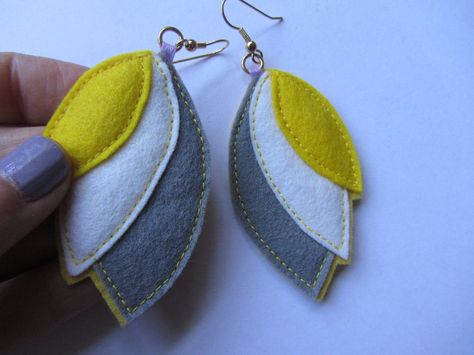 Felt Earrings, Felted Earrings, Felt Necklace, Fabric Earrings, Felt Jewelry, Fiber Jewelry, Earring Designs, Felt Applique, Textile Jewelry