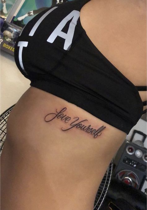 Henne Tattoo, Love Yourself Tattoo, Snakebites, Black Girls With Tattoos, Tattoos For Black Skin, Pretty Tattoos For Women, Dope Tattoos For Women, Stomach Tattoos, Stylist Tattoos