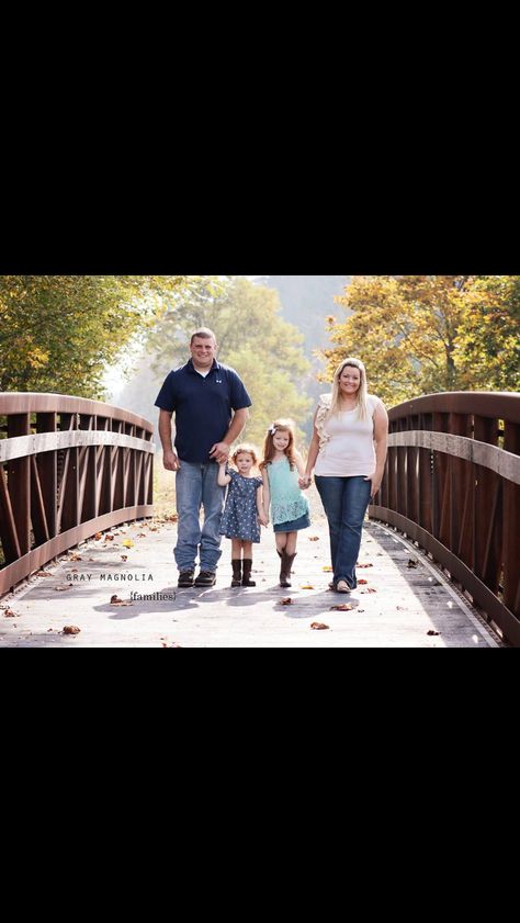 Pose: family pic on the bridge at our trail Family On Bridge Photography, Trail Family Photoshoot, Family Photo On Bridge, Family Pictures On Bridge, Family Photos On A Bridge, Family Bridge Photoshoot, Bridge Family Photos, Fall Family Poses, Bridge Pictures