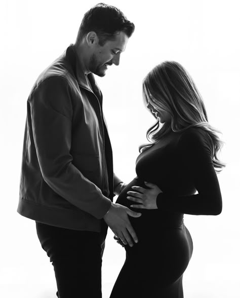 Maternity Picture Poses, Maternity Photography Poses Couple, Maternity Photography Poses Pregnancy Pics, Pregnancy Pics, Maternity Picture, Poses Couple, Family Of 3, Maternity Photography Poses, Maternity Photo Ideas