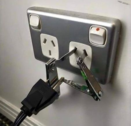 This world traveler, who understands the importance of using a proper power adapter. | These Geniuses Truly Understand The Meaning Of "Safety First" Wednesday Morning Images, Electrician Humor, Safety Fail, Programmer Humor, Memes Random, Funny Pictures With Captions, Safety First, Comedy Central, Picture Captions