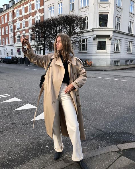 Amalie Moosgaard Nielsen’s Instagram profile post: “New detective in town 🕵🏼‍♀️🔍 @mango #mangogirls Annonce” Outfit With Turtleneck, Amalie Moosgaard, Old Money Summer Outfits, Trench Outfit, Old Money Summer, Chique Outfit, Trench Coat Outfit, Casual Day Outfits, Interview Outfit