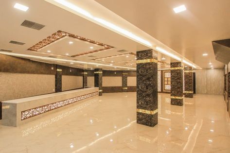 Party Hall Interior Design, Banquet Hall Design Interiors, Auditorium Plan, Hall Ceiling, Hall Tiles, Marriage Hall, Ceilings Design, Hall Designs, Hall Decorations