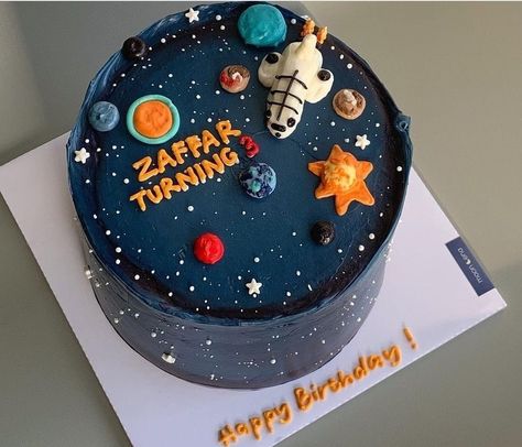 Space Themed Birthday Party Food Ideas, Space Themed Cake, Cake Designs For Boy, Planet Cake, Galaxy Cake, Korean Cake, Mini Cakes Birthday, Chocolate Cake Decoration, Creative Birthday Cakes