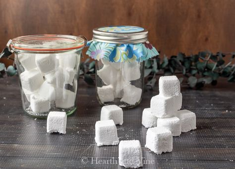 Easy Toilet Bombs to Freshen Your Bathroom Zero Waste Cleaning, Vinegar Cleaner, Crafts Homemade, Clean Toilet Bowl, Homemade Bath, Cleaning Tablets, Toilet Cleaner, Diy Wreaths, Homemade Bath Products