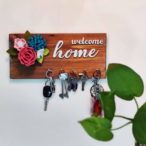 Key Holder Ideas Creative Handmade, Key Hanging Ideas, Diy Wooden Key Holder Ideas, Key Hanger Diy, Key Holder Ideas Creative, Key Hanger Ideas, Lamasa Art, Key Holder Ideas, Keys Hanger