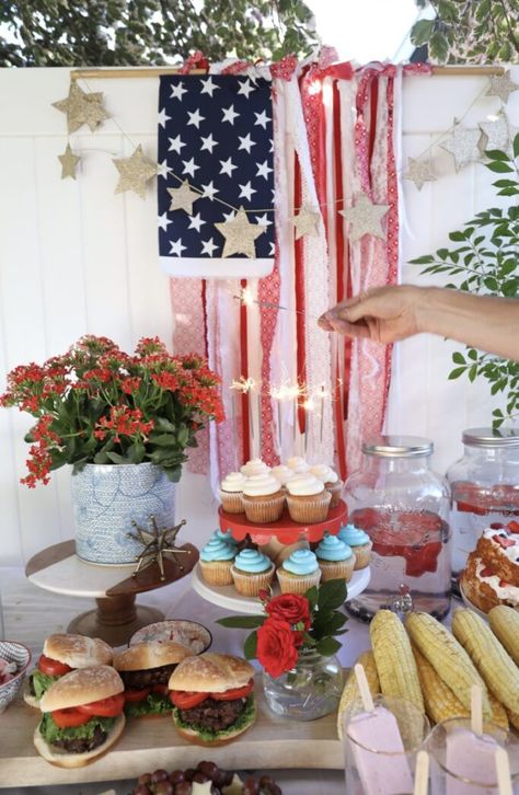 We are sharing some favorite Fourth of July home decorations that you can easily snag online! These are budget friendly, unique and so cute! 4th Of July Food Table Set Up, All American Bbq Party, 4th Of July Themed Birthday Party, July 4 Party Ideas, Usa Party Decorations, July 4th Party Ideas, Americana Party, July 4th Decorations, 4th Of July Party Ideas