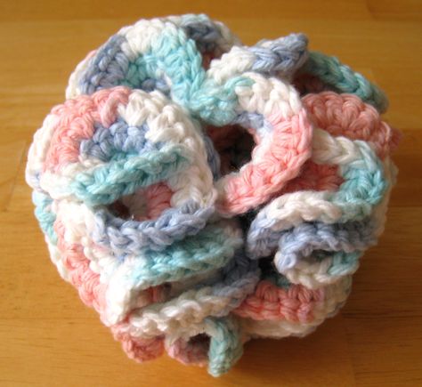 wikiHow to Crochet a Bath Puff -- via wikiHow.com Crochet Scrubbies, Confection Au Crochet, Crochet Snowflakes, Crochet Dishcloths, Crochet Kitchen, Crochet Diy, Yarn Projects, Crochet Home, Love Crochet