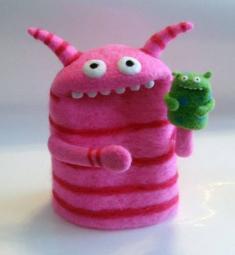 Monster Puppet, Tovad Ull, Felt Monster, Cute Monsters, Finger Puppets, Hand Puppets, Felt Toys, Felt Art, Felt Animals