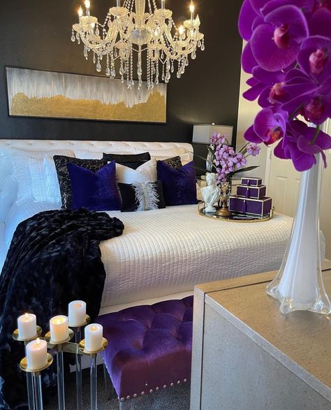 Black Room Decor Ideas, Purple And Black Room, Purple And Black Bedroom, Black Room Decor, Glam Bedroom Decor, Gold Living, Moody Bedroom, Purple Bedroom, Glam Bedroom