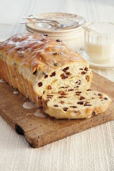 Raisin Bread Sweet Bread Recipes, Cinnamon Raisin Bread, Raisin Bread, Breads & Buns, Fruit Bread, Yeast Bread, Bread Machine Recipes, Bread Recipes Sweet, Easy Bread Recipes