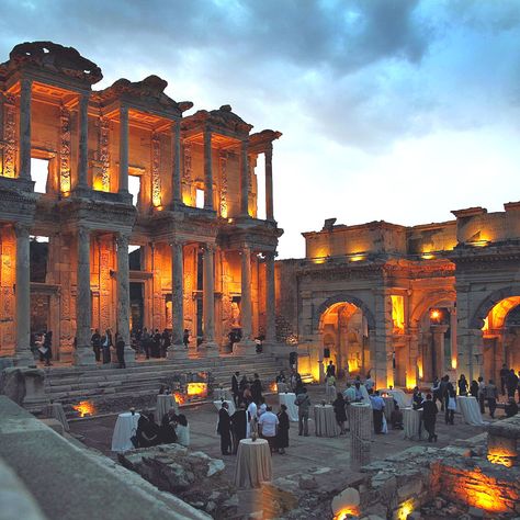 20 Photos That Will Make You Want To Visit Turkey! - Lifestyle & Travel Blog Ephesus Turkey, Turkey Travel Guide, Ancient Monuments, Work Photos, Turkey Tour, Visit Turkey, Popular Places, Turkey Photos, Greco Roman