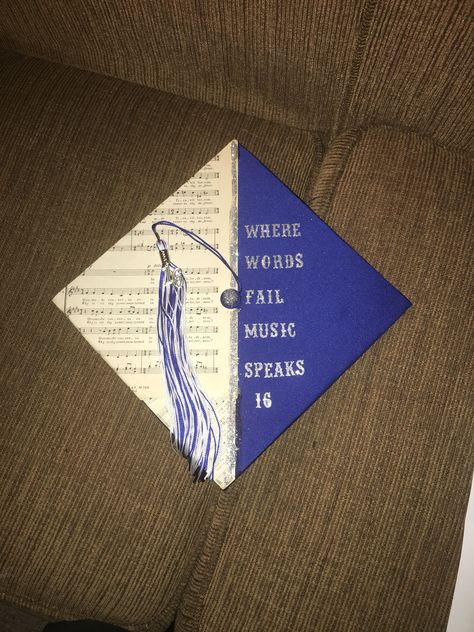 Piano Graduation Cap, Best Graduation Cap Ideas, Hs Grad Cap, Music Graduation Cap Ideas, Music Grad Cap Ideas, Grad Cap Ideas Music, Band Graduation Cap, Theater Graduation Cap, Graduation Cap Designs Music