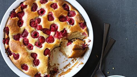 Raspberry Buckle Raspberry Buckle Recipe, Raspberry Buckle, 3 Ingredient Recipes, Berry Dessert, Gateaux Cake, Quick Desserts, Just Cooking, Easy Weeknight Meals, Mug Cake