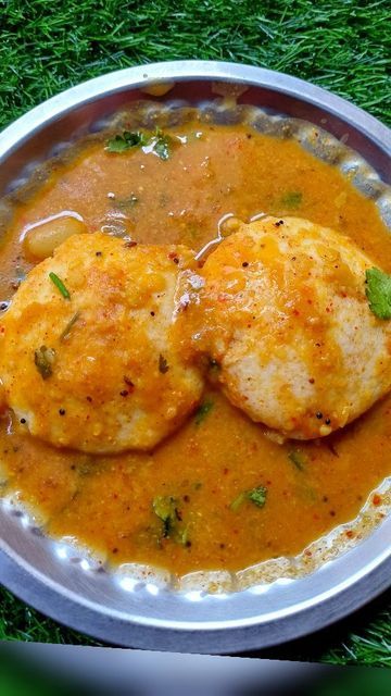 Chennai Variety Foods on Instagram: "Hotel  style  sambar  இட்லி

#sambar#idli#idly#hotelstyle#restaurantstule#sambaridli#idlisambhar #idlilovers#breakfast#southindian#breKfast#idosa#streetfood#streetstyle#trending #reelstrending #viralvideos #reelsviral#foodreels#tempting#viral#foosie#foodgasm#foodporn#chennai#chennaifoodie" Idli Sambar Snapchat, Sambar Idli, Idli Sambar, Variety Food, Hotel Style, Chennai, Saree, Hotel, On Instagram