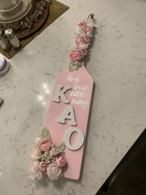 Big Sorority Paddles, Pink Paddle Sorority, Pink Sorority Paddle, Paddle Ideas Sorority, Cute Sorority Paddles, Greek Merch, Sorority Gifts Diy, 21 Paddle, Pi Beta Phi Crafts