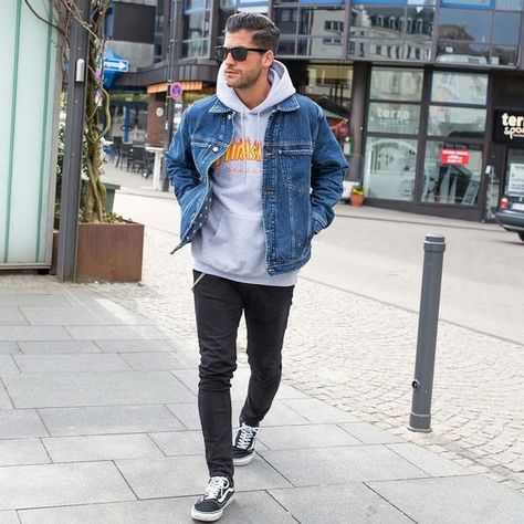 Sweater with a denim jacket - Men's street style - Fall Winter fashion College Outfits Winter, Guy Outfits, Vans Outfit, Guys Fashion, Hipster Man, Smart Outfit, Mens Fashion Urban, Skate Wear, Urban Wear