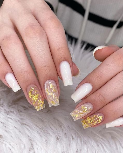 White And Gold Flakes Nails, Nail Ideas With Gold Flakes, Hold Flake Nails, White Nails Gold Design, Natural Nails With Gold Flakes, Nail Designs Gold Flakes, French Tip With Gold Flakes, Flakes On Nails, Nail Inspo Gold Flakes