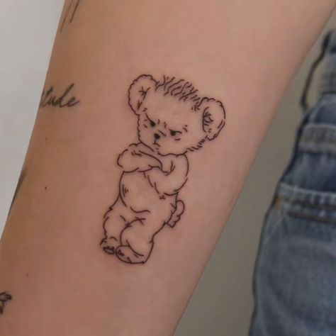 Gucci Hahaha Bear, Gucci Hahaha, Harry Styles Inspired Tattoos, Gucci Tattoo, Superior Tattoo, One Direction Tattoos, Harry Styles Gucci, Hslot Outfit Ideas, Browning Tattoo