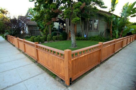 This looks about the right height and design of the front fence. I'm kind of liking the solid bottom and small decorative lattice right now. Ties in more w existing side fence. Definitely makes the front yard more enclosed and use-able... Craftsman Landscaping, Yard Privacy, Design Fence, Yard Fence, Front Fence, Front Yard Fence, Cedar Fence, Fence Landscaping, Modern Fence