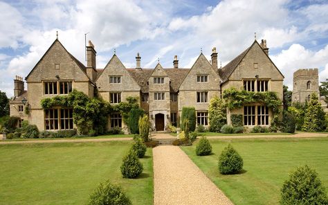 "We met the previous owner in 1993 and found he was hoping to move to a similar Georgian house to the one we had," said Geoffrey Groome, the current owner of Great Addington Manor, which dates back to 1612. "A week later, he came to our house and we agreed to swap, with a consideration." English Estates, Beautiful Mansions, Uk Houses, British Houses, English Country Manor, English Houses, English Architecture, Georgian House, English Manor Houses