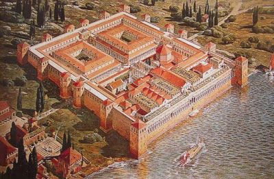 Antiochepedia = Musings Upon Ancient Antioch: The Imperial Palace Diocletian's Palace, Imperiul Roman, Roman Villa, Dalmatian Coast, Rome Antique, Empire Romain, Split Croatia, Roman Architecture, Roman History