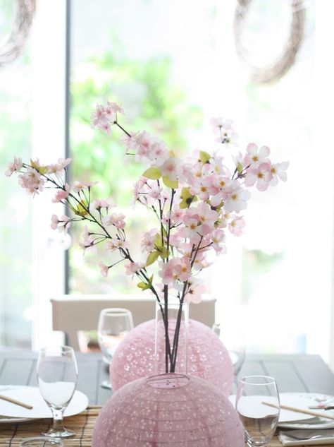 Japanese Party Food, Japanese Party Decorations, Japanese Party Theme, Japanese Party Ideas, Asian Party Decorations, Japanese Birthday Party, Japanese Theme Parties, Japan Party, Cherry Blossom Party