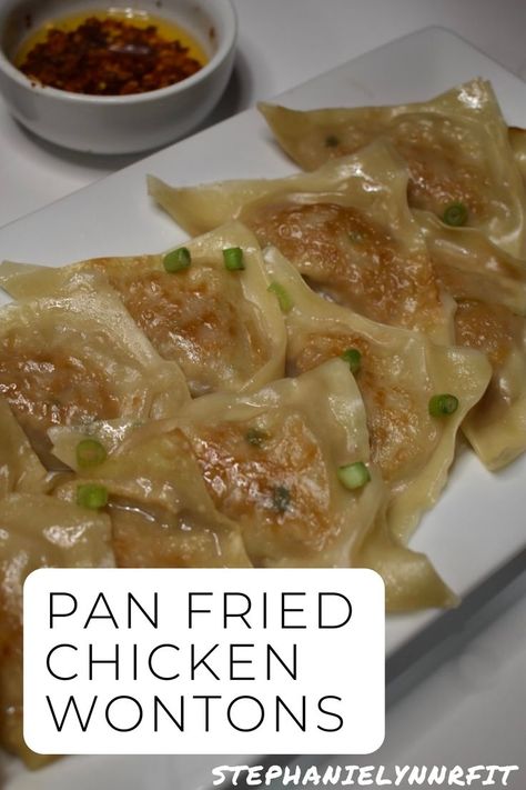 Easy Pan Fried Chicken Wonton Dumplings Pan Fried Wontons, Deep Fried Wontons, Pan Cooked Chicken, Wonton Dumplings, Low Calorie Meal, Stuffed Shrimp, Low Calorie Chicken, Chicken Wontons, Fried Wontons