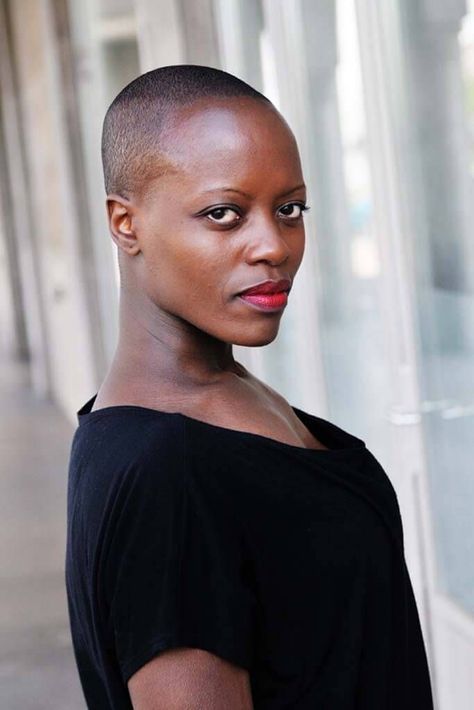 Florence Kasumba, Black Panther Avengers, Going Bald, Bald Girl, Black Actresses, Bald Women, Captain America Civil, Avengers Infinity, Buzz Cut