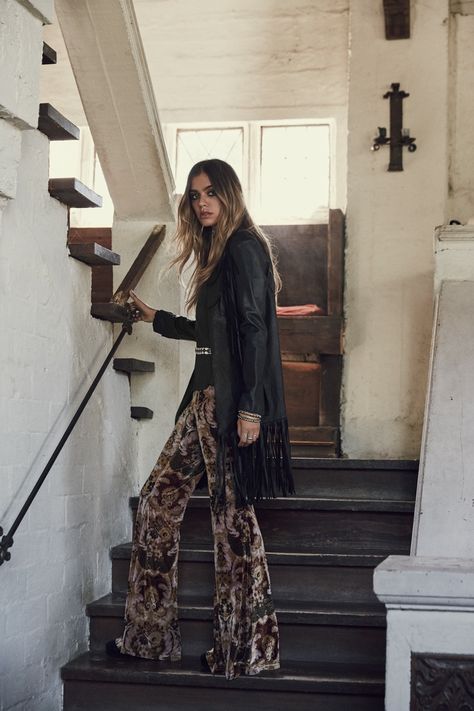 Boho Rock Style, Stile Punk Rock, Joanna Halpin, Glam Rock Style, Boho Rocker, Mode Rock, Boho Rock, Curated Closet, Rock N Roll Style