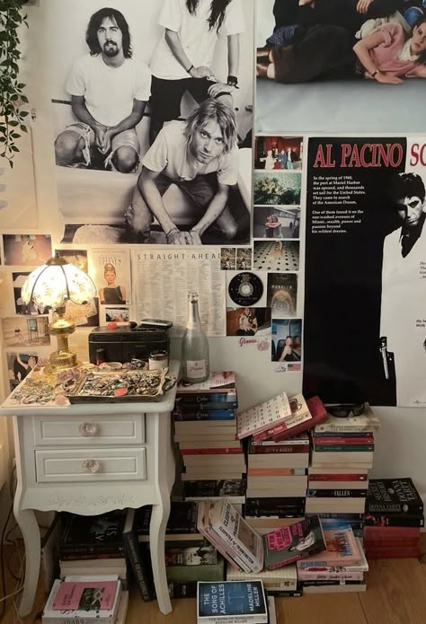 Peyton Sawyer Room Aesthetic, Rockstar Girlfriend Aesthetic Room Decor, Rockstar Gf Bedroom Aesthetic, Dark Femme Room, Cozy Cluttered Bedroom, Coquette Grunge Room, Rockstar Girlfriend Bedroom, Rockstar Gf Bedroom, Southern Gothic Bedroom