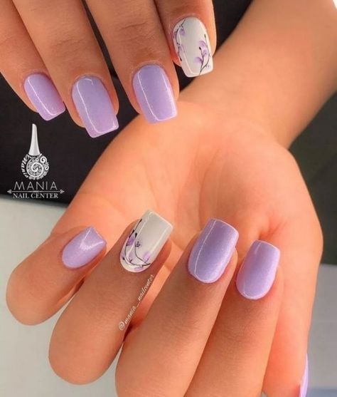 Uñas lavanda: 5 diseños para enamorarte y estar a la moda este verano | El Heraldo de México Spring Nail Art Square, Lilac Nails Design, Lilac Nails, Romantic Nails, Lavender Nails, Work Nails, Gel Nail Designs, Elegant Nails, Classy Nails